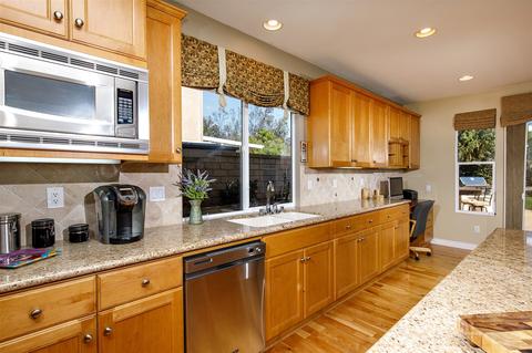 2330 Douglaston Gln, Escondido, CA 92026 photo 12
