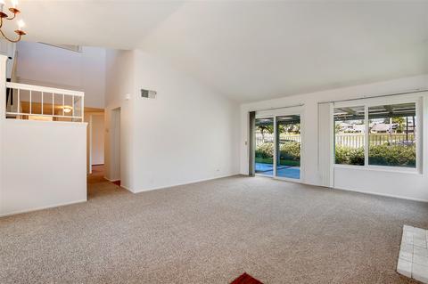 960 Ashton Ct, Vista, CA 92081 photo 3