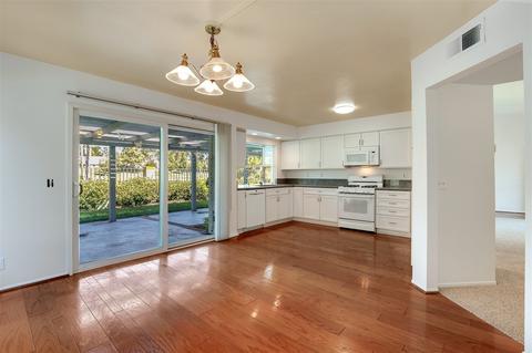 960 Ashton Ct, Vista, CA 92081 photo 9