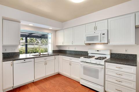 960 Ashton Ct, Vista, CA 92081 photo 10