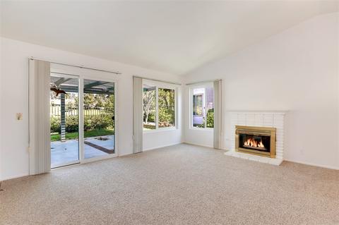 960 Ashton Ct, Vista, CA 92081 photo 4