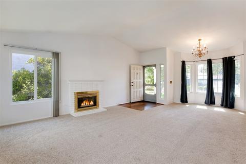 960 Ashton Ct, Vista, CA 92081 photo 5