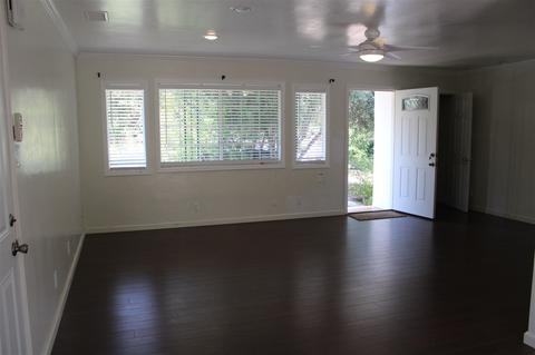 706 Osborne St, Vista, CA 92084 photo 4