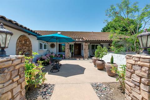 13151 Silver Saddle Ln, Poway, CA 92064 photo 2