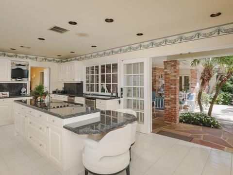 7937 Roseland Dr, La Jolla, CA 92037 photo 6