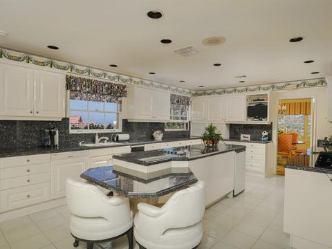 7937 Roseland Dr, La Jolla, CA 92037 photo 5