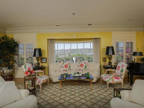 7937 Roseland Dr, La Jolla, CA 92037 photo 4