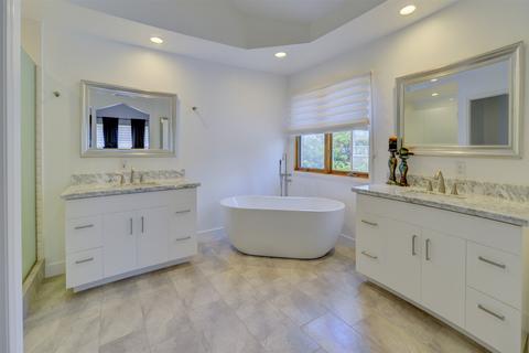 8443 Cliffridge Ln, La Jolla, CA 92037 photo 9