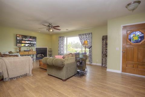 2245 S Stagecoach Ln, Fallbrook, CA 92028 photo 4