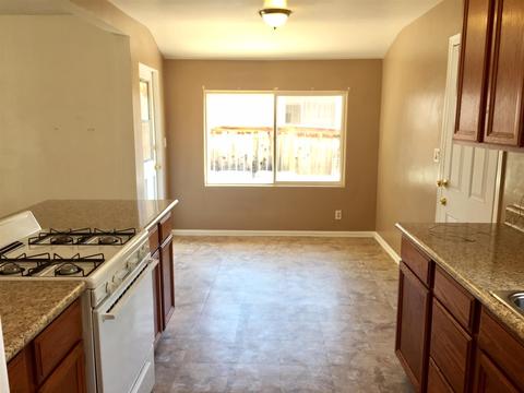2026 Lee Dr, Escondido, CA 92027 photo 4