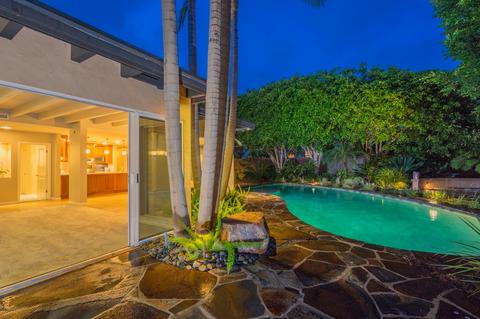 856 Seabright Ln, Solana Beach, CA 92075 photo 2