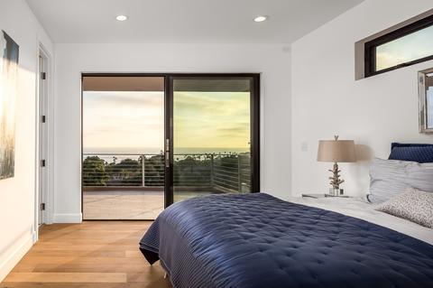 5831 Folsom Dr, La Jolla, CA 92037 photo 24