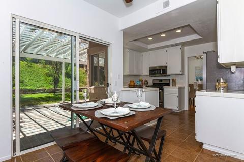 1593 Via Otano, Oceanside, CA 92056 photo 12