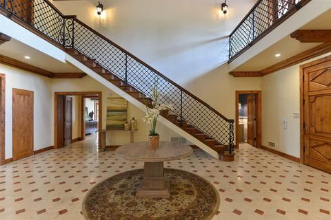 Undisclosed, La Jolla, CA 92037 photo 6