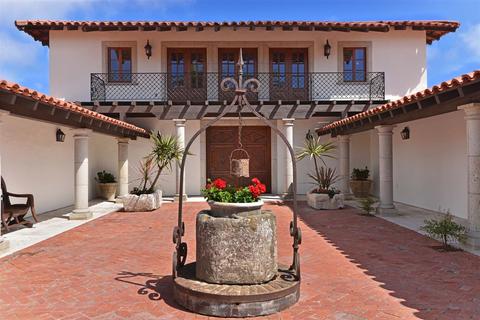 Undisclosed, La Jolla, CA 92037 photo 4