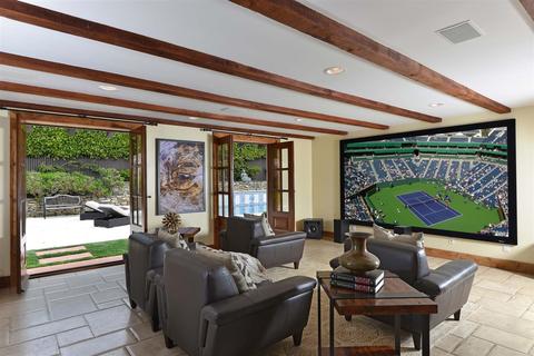 Undisclosed, La Jolla, CA 92037 photo 15