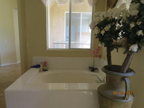 1207 Firecrest Way, Fallbrook, CA 92028 photo 8