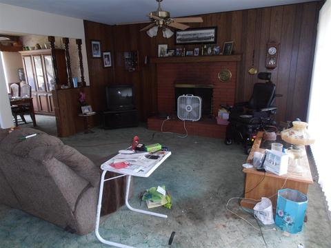 850 Osborne St, Vista, CA 92084 photo 2