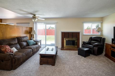 13131 Carriage Rd, Poway, CA 92064 photo 1