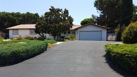 426 Morro Rd, Fallbrook, CA 92028 photo 1