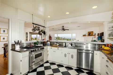 1497 Crest Dr, Encinitas, CA 92024 photo 13