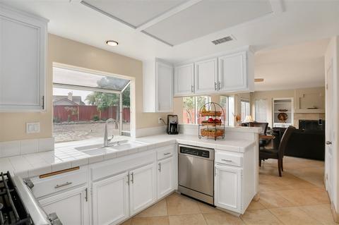 39 Avenida Descanso, Oceanside, CA 92057 photo 7