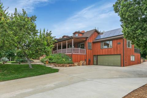 3162 Old Oak Tree Ln, Escondido, CA 92026 photo 2