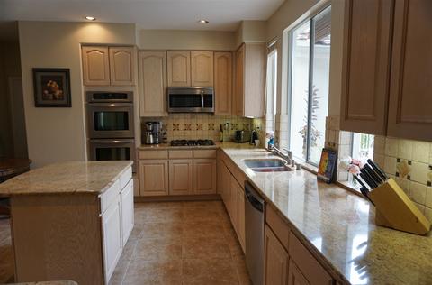 405 Zezere Dr, Oceanside, CA 92057 photo 5