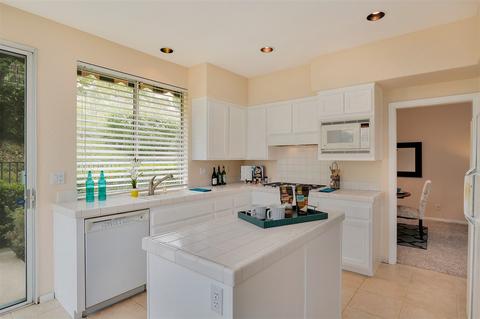 859 Calle Montera, Escondido, CA 92025 photo 6