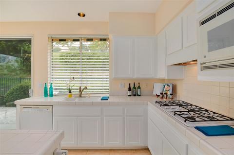 859 Calle Montera, Escondido, CA 92025 photo 5