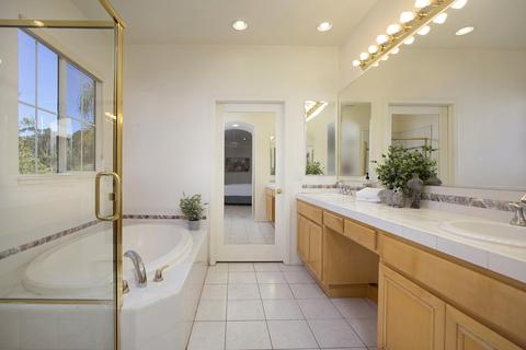 8142 Gilman Ct, La Jolla, CA 92037 photo 15