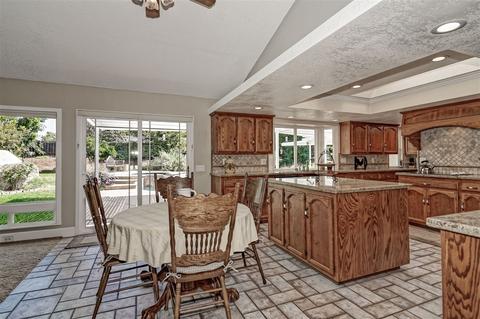 1917 Maplebrook Ct, El Cajon, CA 92019 photo 7
