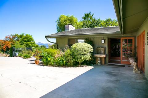903 Ranrido Dr, Escondido, CA 92025 photo 2