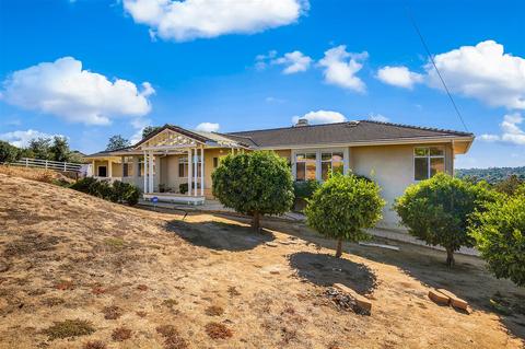 3613 Palomar Dr, Fallbrook, CA 92028 photo 1