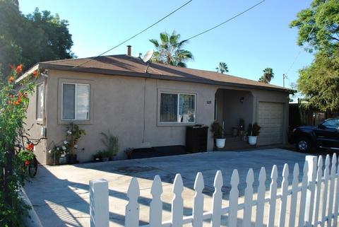 528 N Citrus Ave, Vista, CA 92084 photo 2