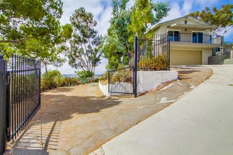 481 Ocean View Dr, Vista, CA 92084 photo 2