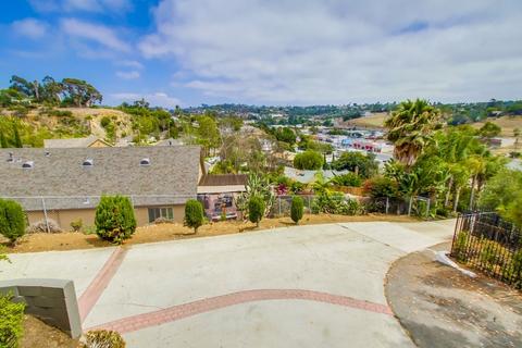 481 Ocean View Dr, Vista, CA 92084 photo 3