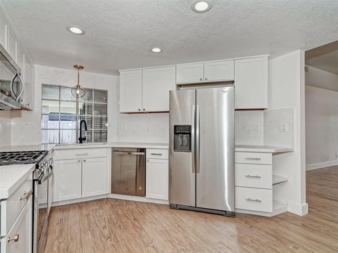 2113 Sorrento Dr, Oceanside, CA 92056 photo 2