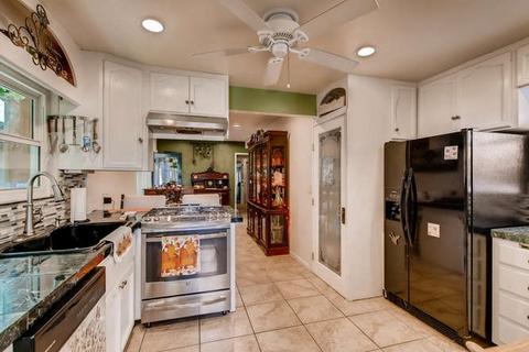 1038 Oak, Vista, CA 92084 photo 2