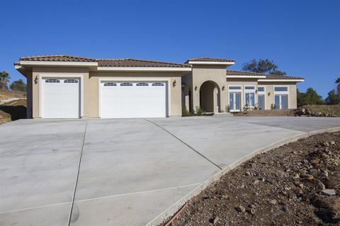 2473 Far Vw, Vista, CA 92084 photo 2