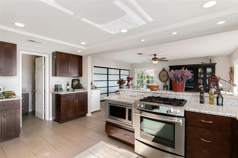 4279 Summit Dr, La Mesa, CA 91941 photo 9