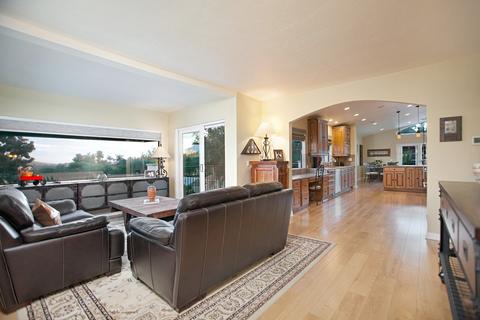 10770 Anaheim Dr, La Mesa, CA 91941 photo 4