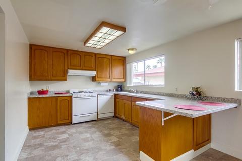 8526 Carlton Oaks Dr, Santee, CA 92071 photo 5