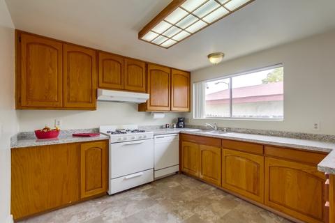 8526 Carlton Oaks Dr, Santee, CA 92071 photo 8