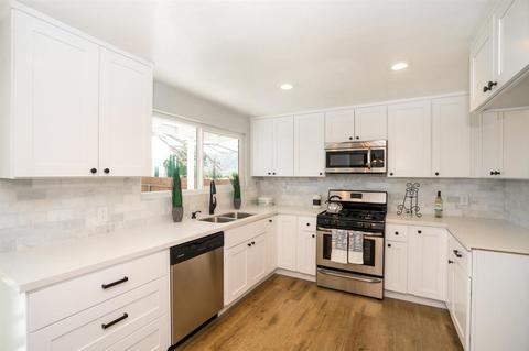 8545 De Vos Dr, Santee, CA 92071 photo 5