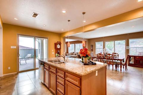 2460 E Tangelo Pl, Escondido, CA 92027 photo 4