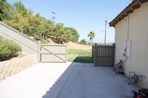 2460 E Tangelo Pl, Escondido, CA 92027 photo 23