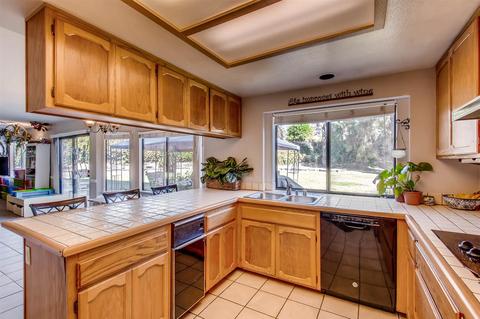 13024 Treecrest St, Poway, CA 92064 photo 7
