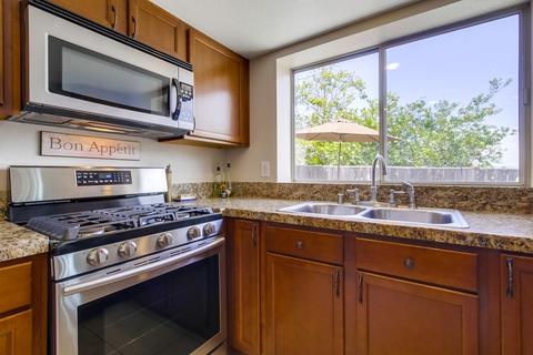 2182 Gibraltar Gln, Escondido, CA 92029 photo 10