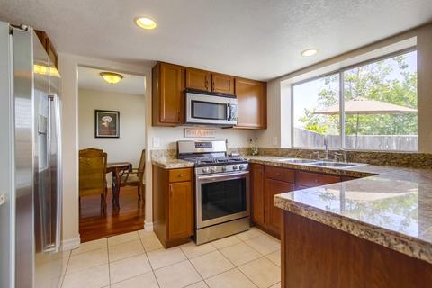 2182 Gibraltar Gln, Escondido, CA 92029 photo 9
